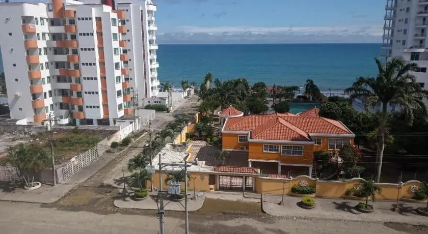 Departamento excelente vista y ubicación en Tonsupa - Image 1