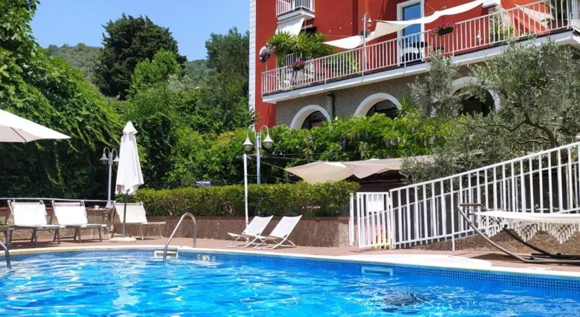 Villa Elvira - Image 1
