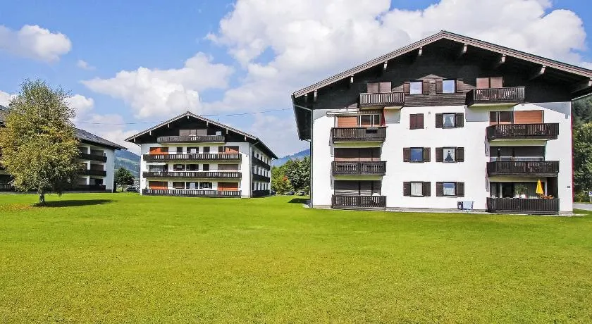 Espléndido apartamento totalmente equipado con jardín y sauna | Vistas a la montaña - Image 1