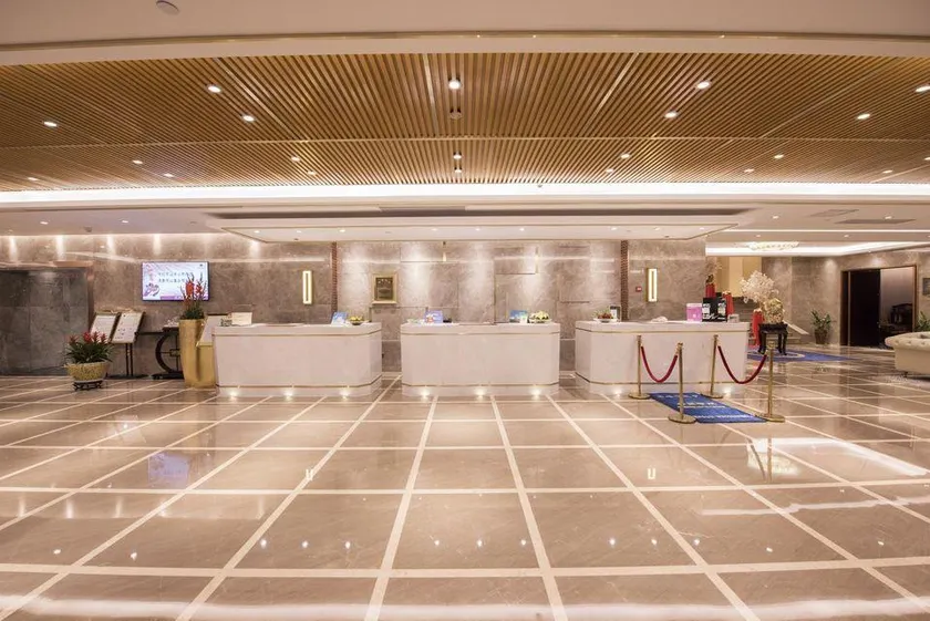 Dynasty International Hotel Kunming - Image 1