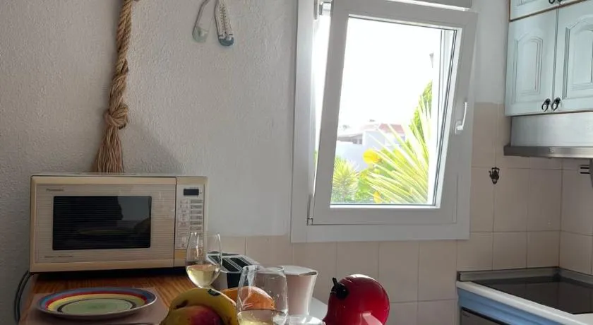 CACTUS's HOUSE, 150 m beach, 1 bdr, 4 guests, wifi, Netflix, - Image 1