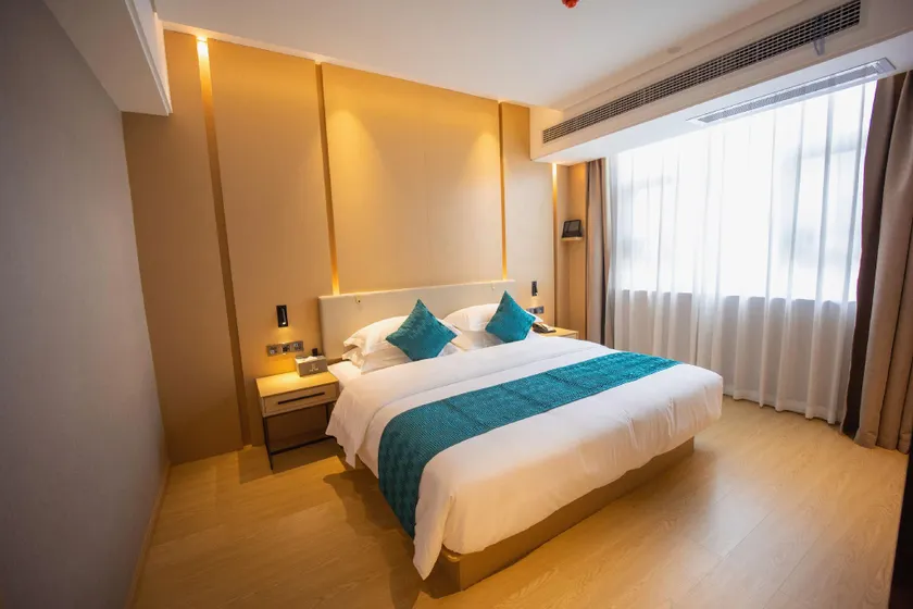 Qianyi Intelligent Hotel - Image 1