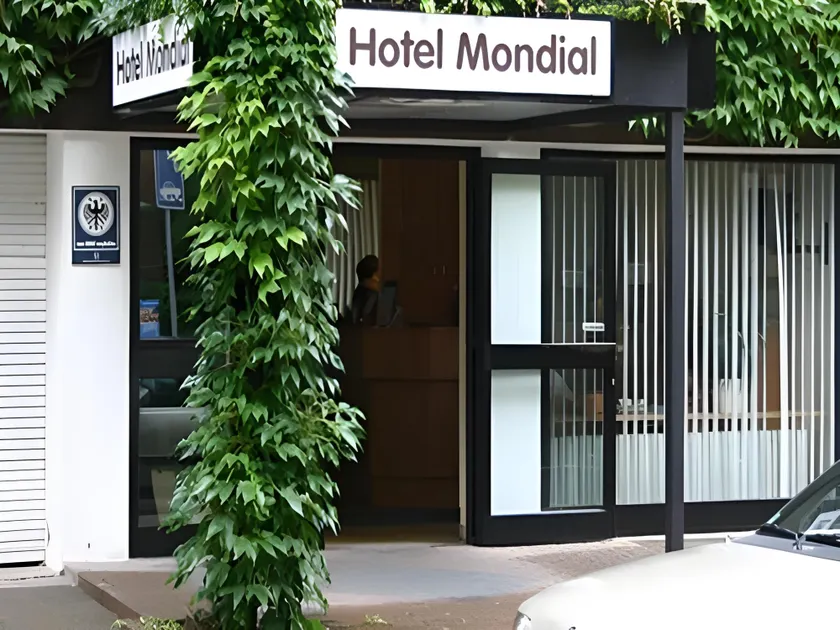 Hotel Mondial Comfort - Frankfurt City Centre - Image 1