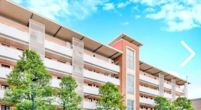 Bright, Nice Interior, Close to the City, 2 Bedroom Apartment - Image 1
