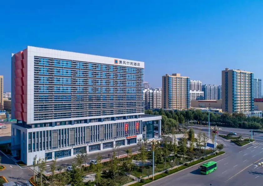 Qingfeng Zhuyuan Hotel - Image 1