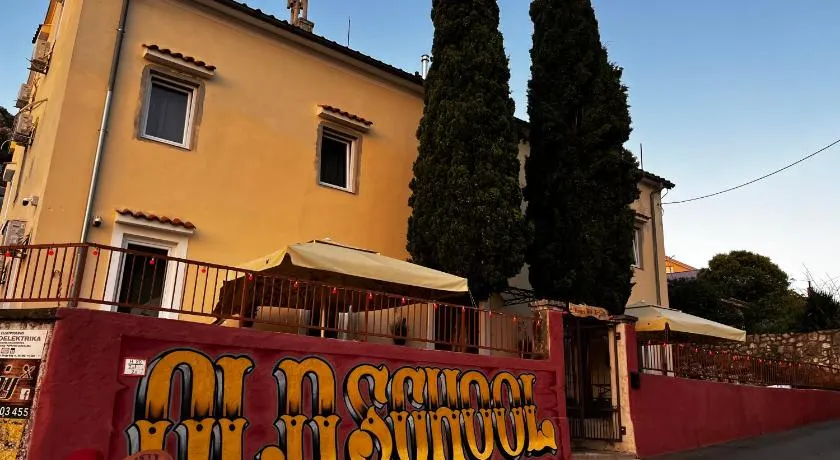 Hostel Old School - Image 1