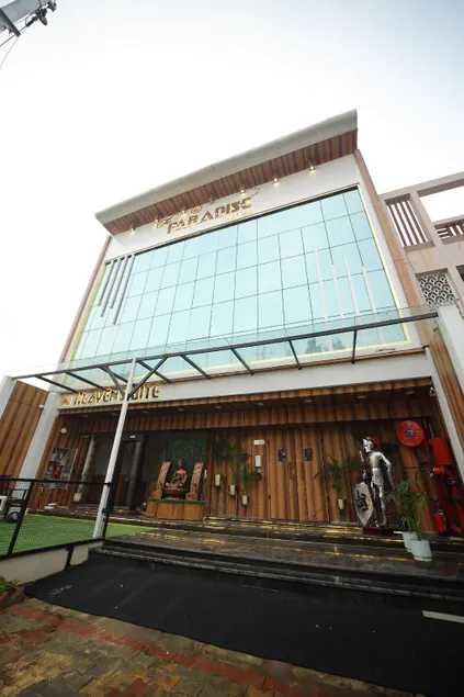 THE HOTEL PARADISE - Image 1