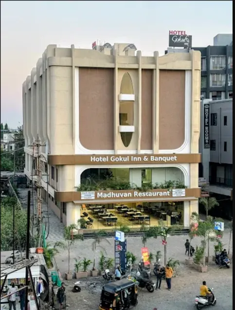 Hotel Gokul Inn & Banquet - Image 1