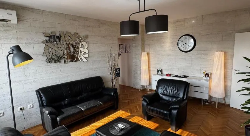 Apartment 36 - Image 1