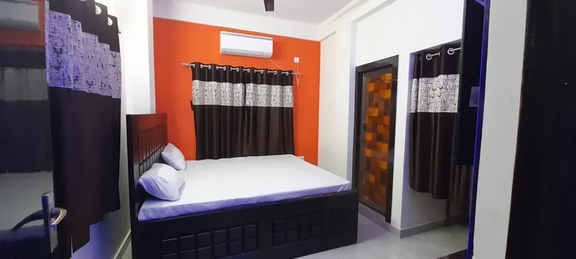 Garden Guest House 250m from VFS Global & Rene Tower , acropolis mall - Image 1