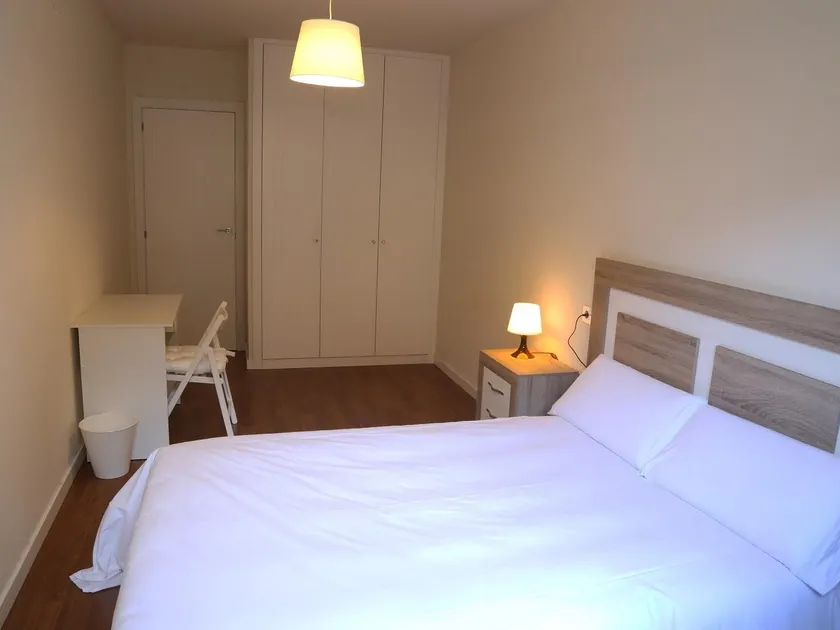 Apartment-Eigenes Badezimmer - Image 1