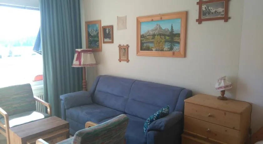Good Vintage Apartment - Image 1