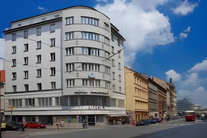 Hotel Harmony - Image 1