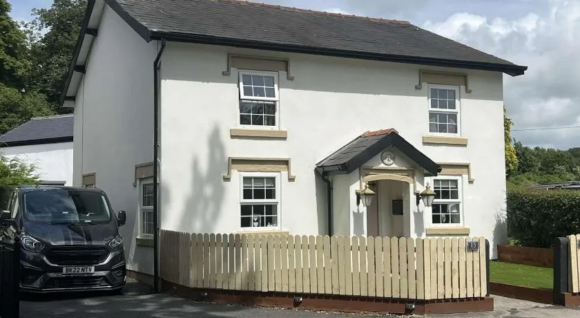 Old Smithy Cottage - Image 1
