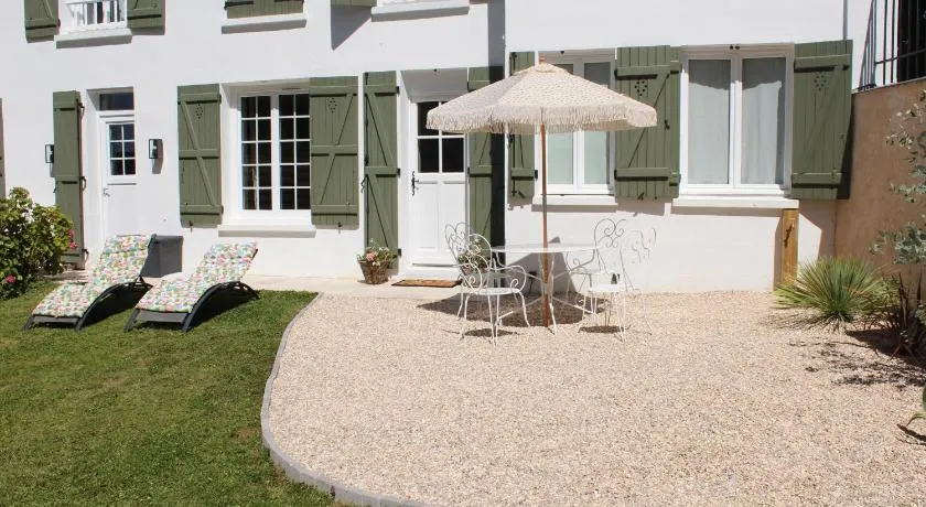 Logement de charme & accès boutique brocante - Image 1
