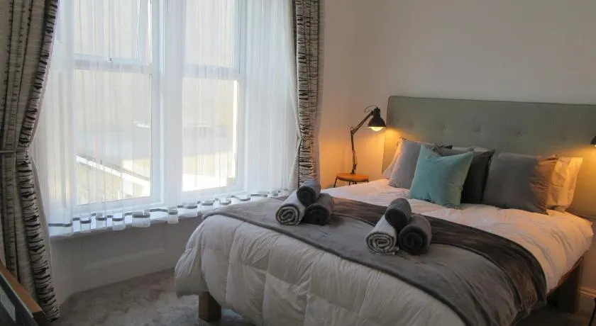 Central Living Apartment - Image 1