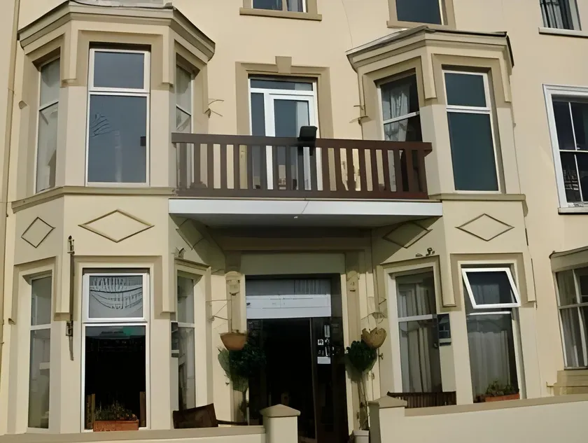 Avarest House BB Adults Only - Image 1