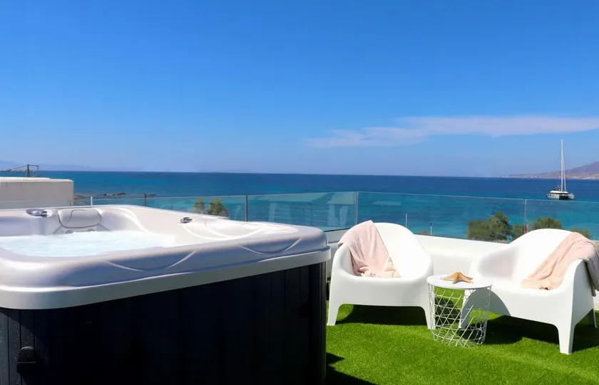 Beach Apartment Thalia with Hot Tub and Sea View - Image 1