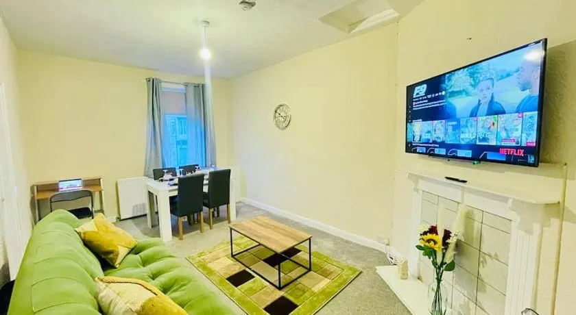 Darlington City Flat - Image 1