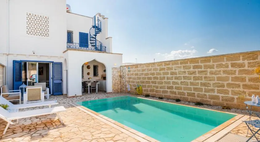 Villa con piscina vicino Torre Lapillo - Image 1