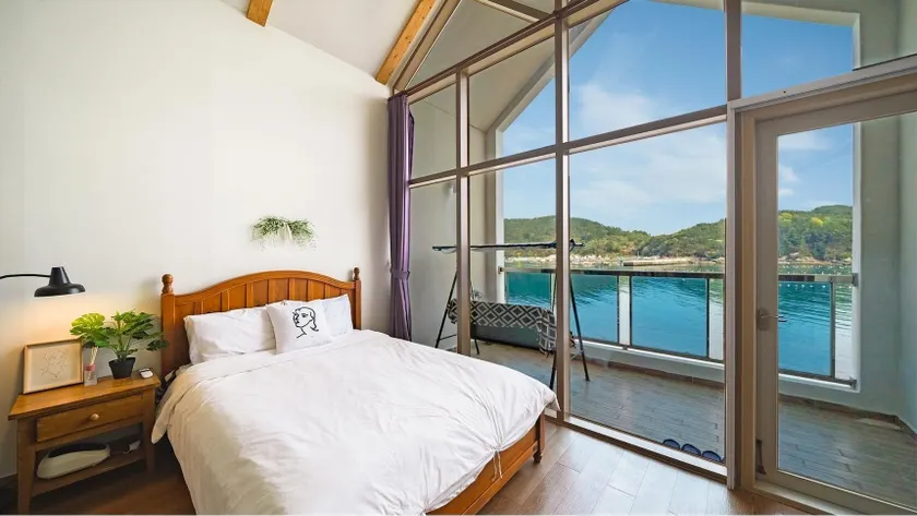 Tongyeong Maremio Oceanview Pension - Image 1