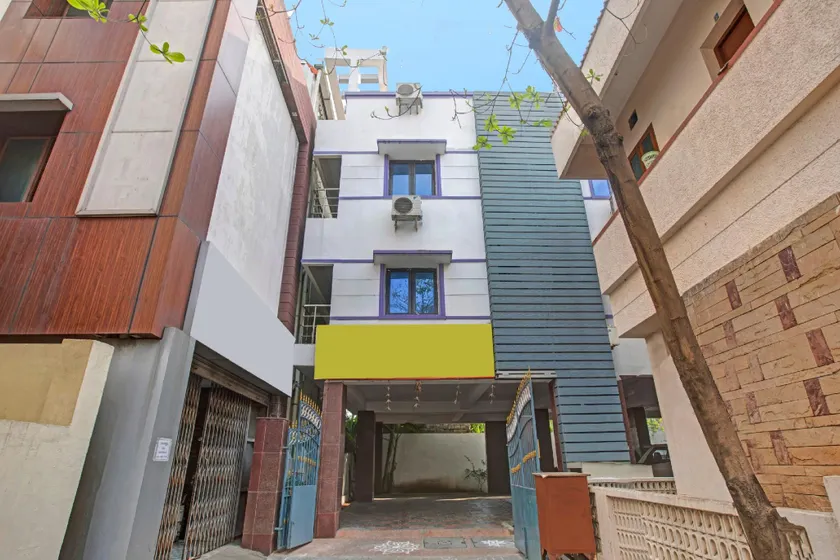 Townhouse 834 Jp Paradise Near PVR Cinemas Skywalk - Image 1
