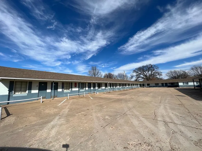 Harper Motel - Image 1