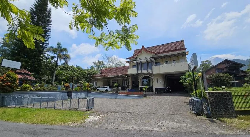 Hotel Anugerah Wisata by Yurooms - Image 1