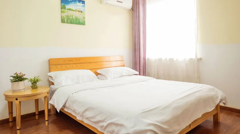 Pinghu Golden Bay Hotel - Image 1