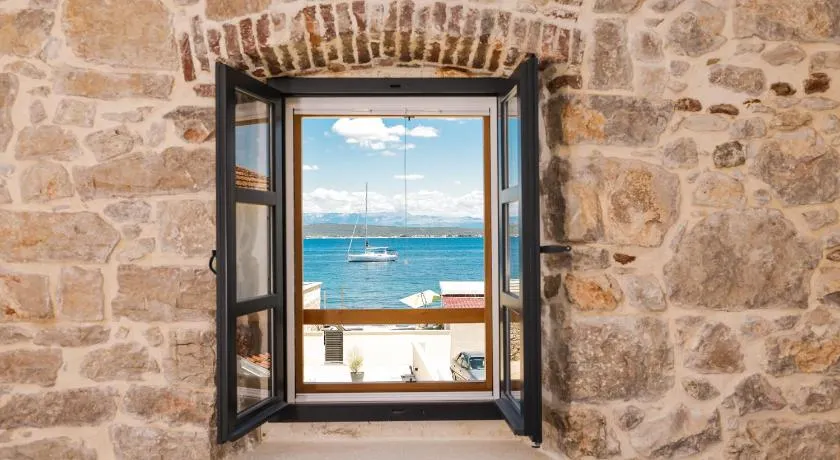 Villa Škalja Beachfront House Magazin - Image 1