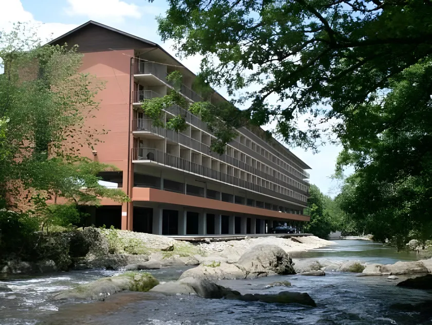 Creekstone Inn - Image 1