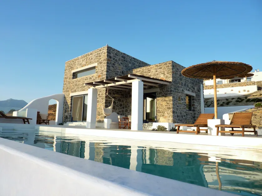 Stelani Villas & Suites - Image 1