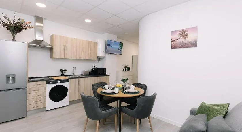 N2 Bright & Comfortable Apartment Benicalap - Image 1