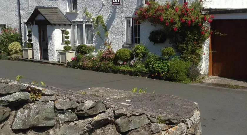 Low Fell - Image 1