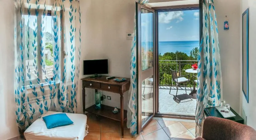 B&B Mariposa - Image 1