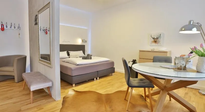 Hotel Prinz Carl - Image 1