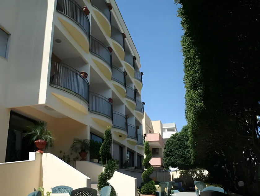 Hotel Rivabella - Image 1