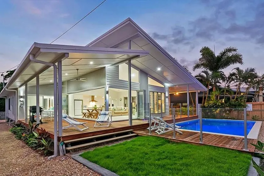 Luxury ocean property “ La Flotte” in North Qld - Image 1