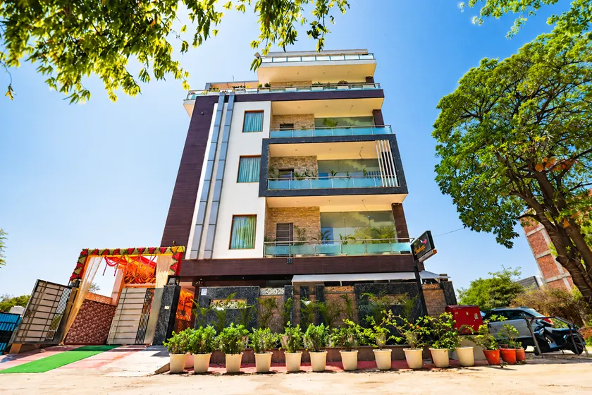 Dwelling Residency Hotel - Image 1