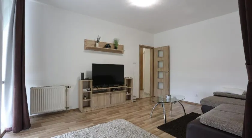 Six Corners Bright Corner Comfortable City Apartment - Image 1