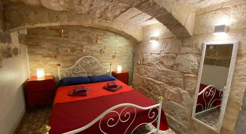 Malta's Naughtiest Cabaret - Image 1
