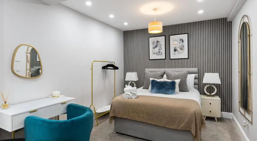 Luxe and Modern Studio- Sleeps Three - Image 1