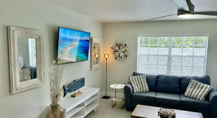 Perfect location, close to everything! - Image 1