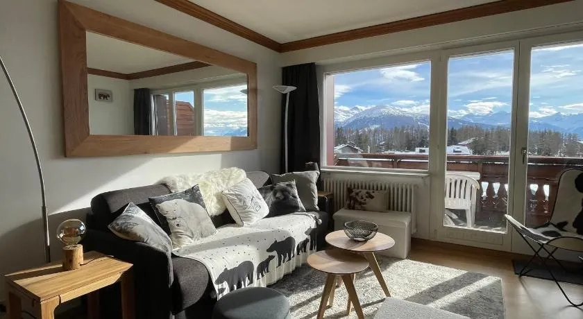 Cosy Rooftop Downtown Crans-Montana with Stunning View and Swimming Pool - Image 1