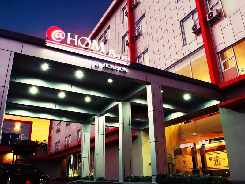 @Hom Premiere Cilacap Hotel - Image 1
