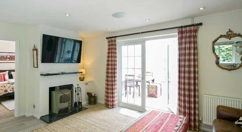 Tor Hatch Cottage - Image 1