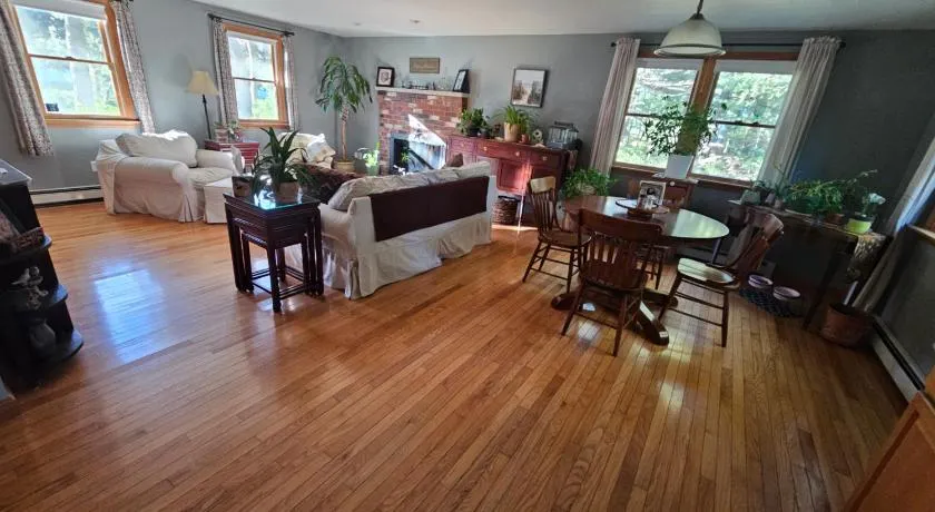 Pine & Harbor Homestay - Near Cape Cod - Image 1