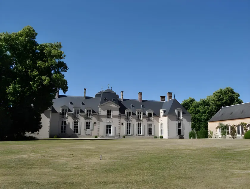 Chateau La Touanne Loire valley - Image 1