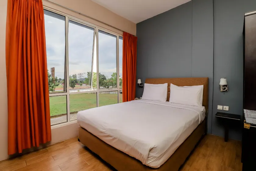 Blitz Hotel Batam Near Sultan Mahmud Ri'ayat Shah - Image 1