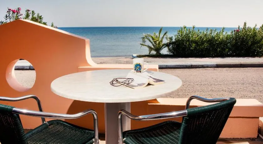 Limanaki Seafront Apartments - Image 1